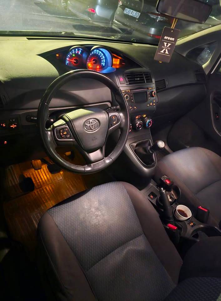2017 Toyota Verso