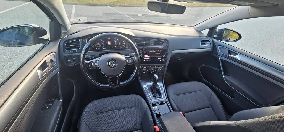 2017 Volkswagen e-Golf