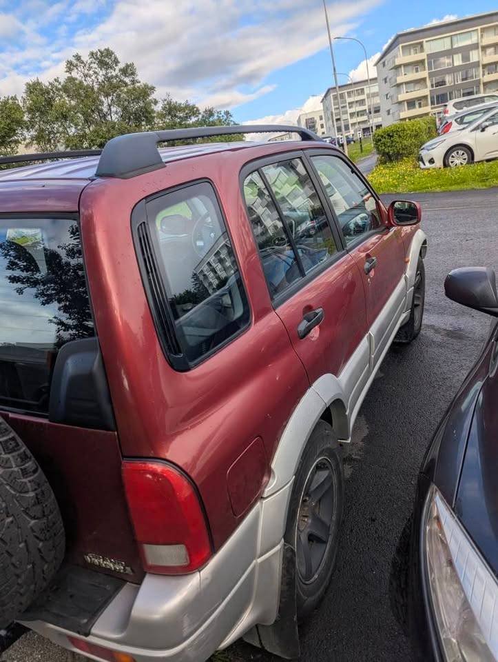 2003 Suzuki Grand